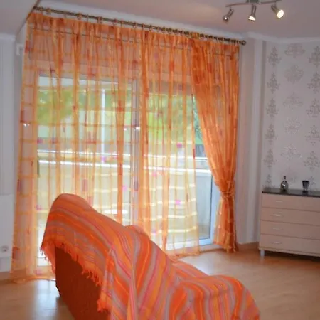 Квартира С Тремя Спальнями Напротив Парка Сады Санта Клотилда Appartement