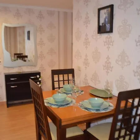 Apartmán Квартира С Тремя Спальнями Напротив Парка Сады Санта Клотилда *